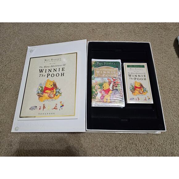 Walt Disney's The Many Adventures of Winnie the Pooh Exclusive Deluxe Video - Picture 1 of 15